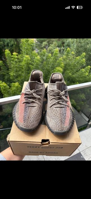 Yeezy  boost 350