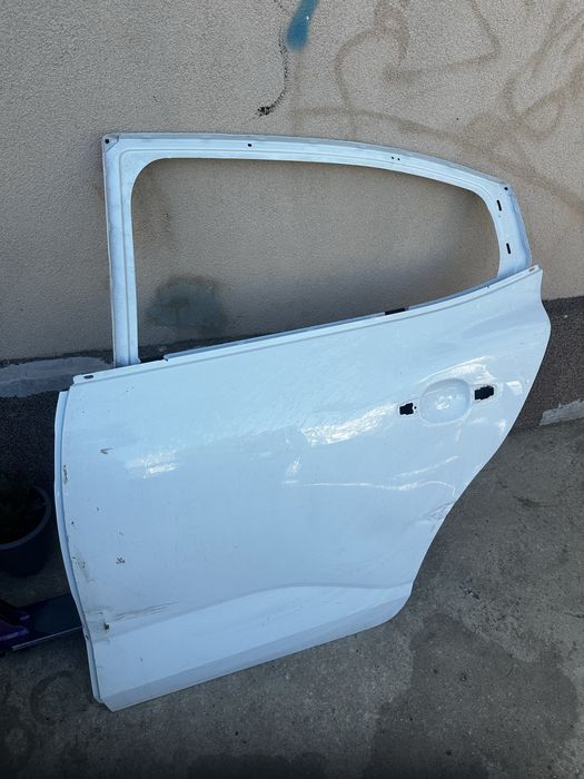 Ușă stânga spate dacia logan 3.