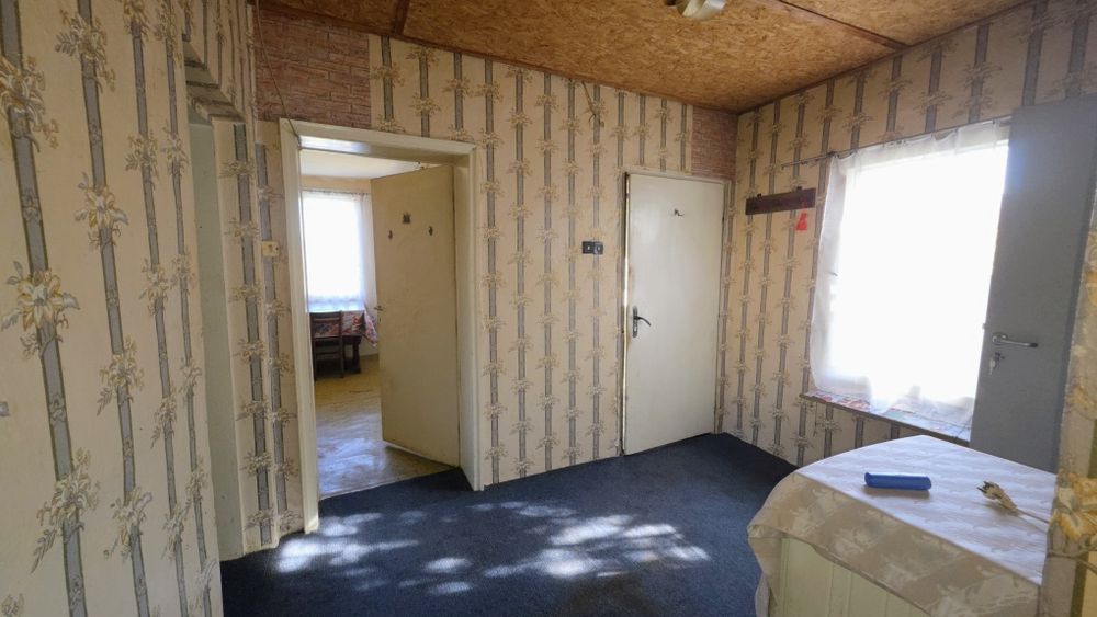 Продава се къща в центъра на село Чуковец, община Радомир