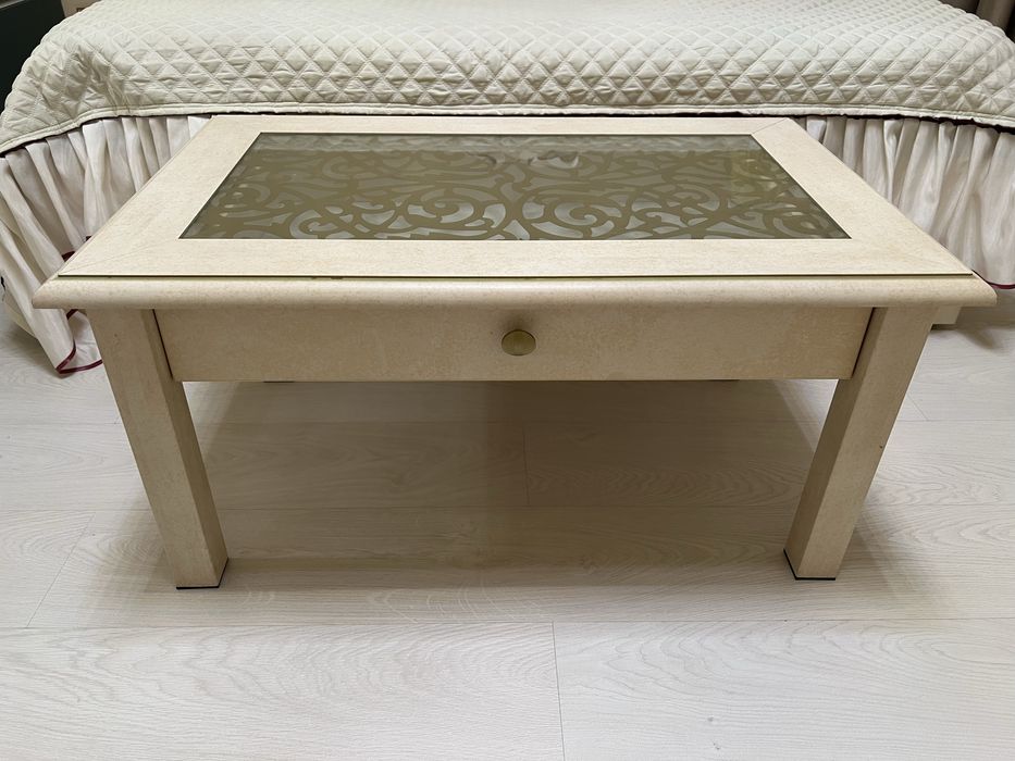 Журнальный столик продам