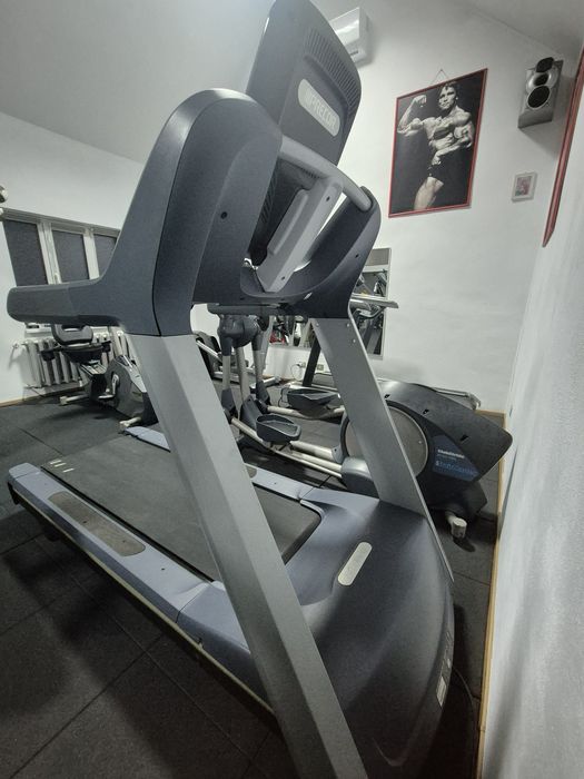 Bandă de alergare profesională Precor P82 !!!