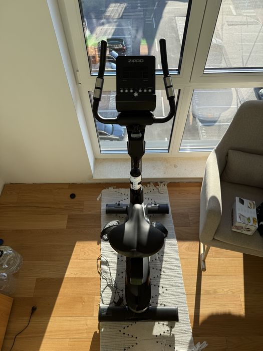 Bicicleta Fitness de Apartament electromagnetica Zipro Rook