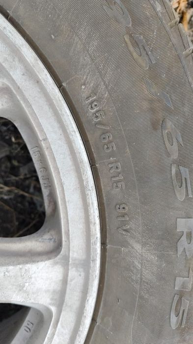 Продам комплект колёс с дисками