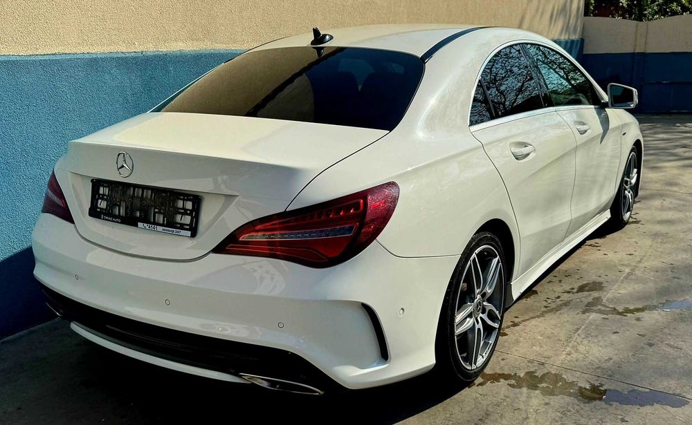 Mercedes Benz CLA 200 DCT AMG