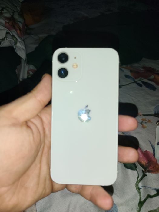 Vând iPhone 12 mini