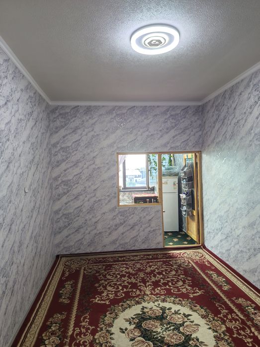 Navoiy Shahar Sputnik citydan 1 xona 2 xona qilingan kvartira sotiladi