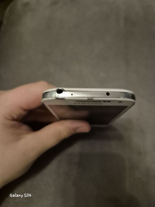 Samsung s4 mini cu urme de burn in + husa s view