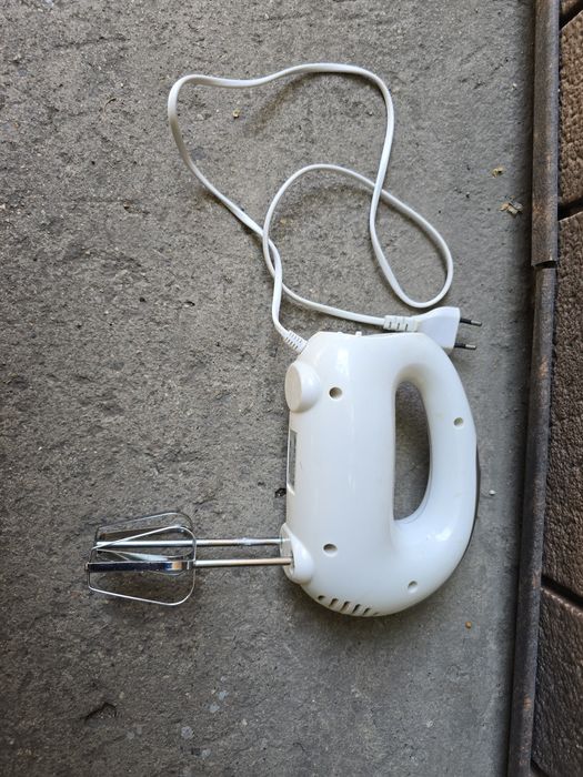 Продаю миксер электрический.