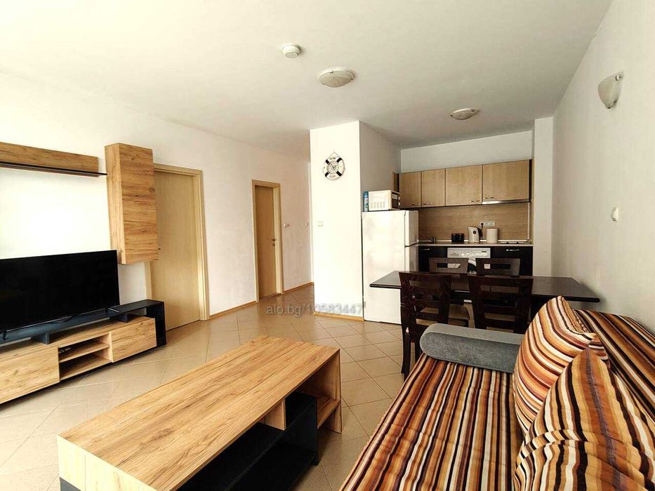 Дава се под наем Двустаен апартамент в к.к. Слънчев бряг - 72 кв.м за 256 € - Снимка #2