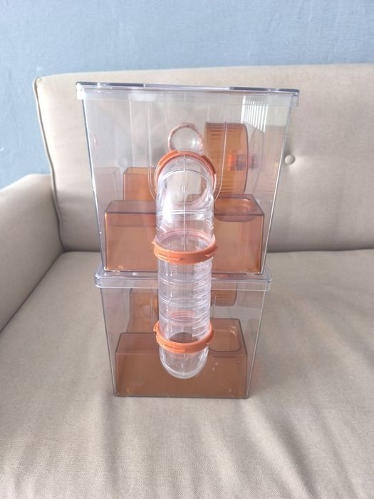 Продам клетку для хомяка.