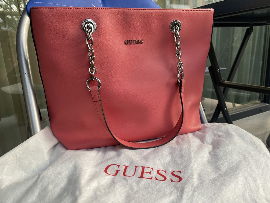 Дамски чанти Guess, Desigual, Michael Kors