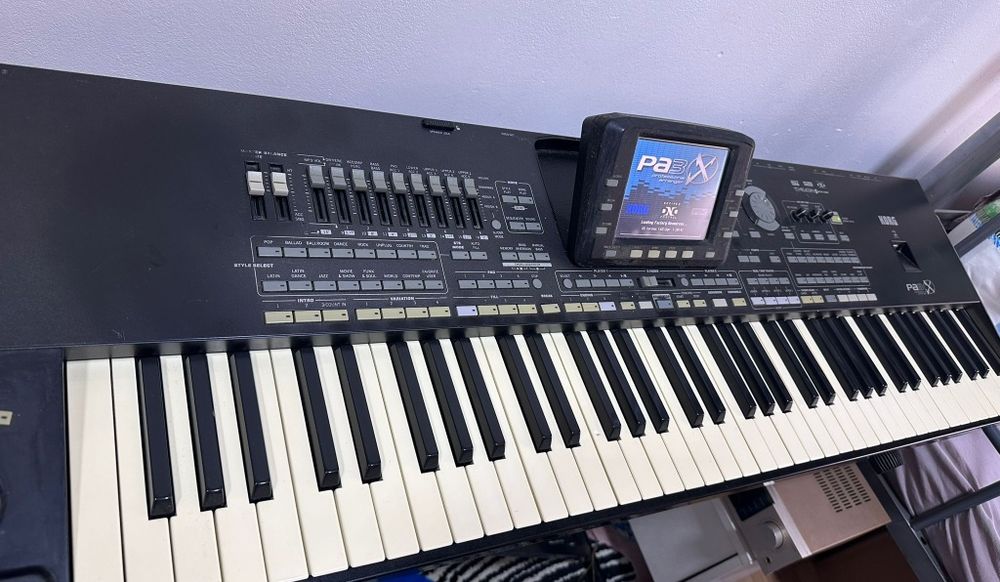 KORG PA3 în stare foarte buna