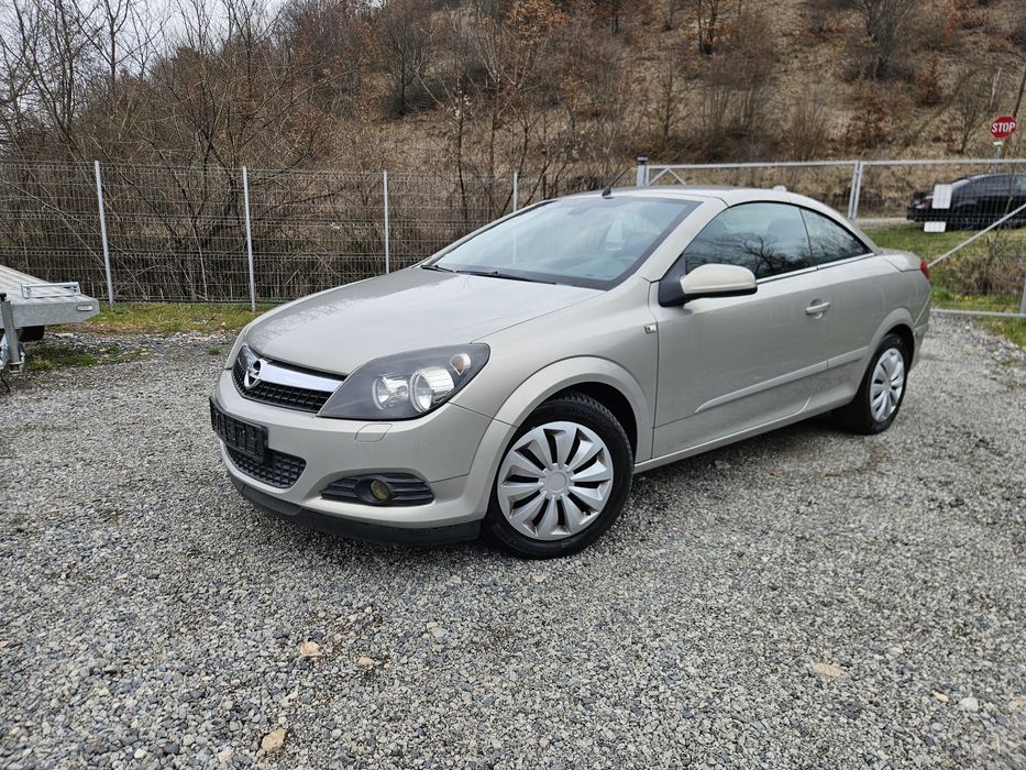 Vand Opel Astra H TwinTop 2010 1.6Benzina Euro 5 Cabrio