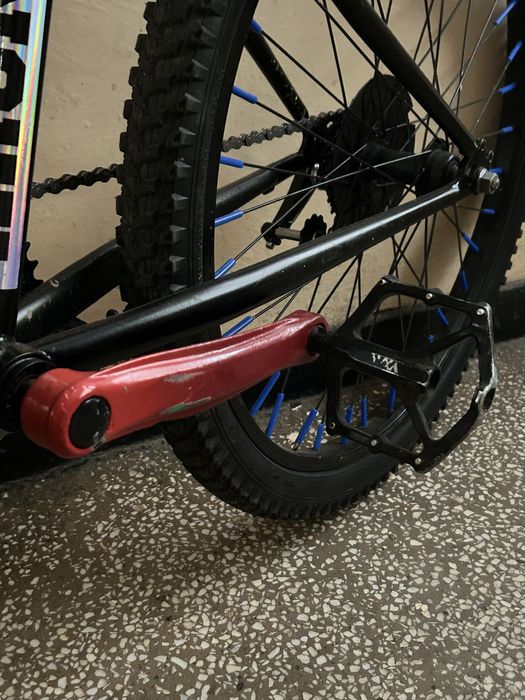 Bicicleta B-twin 500 (mini dirt jumper)