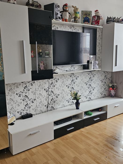 Vând urgent mobila living