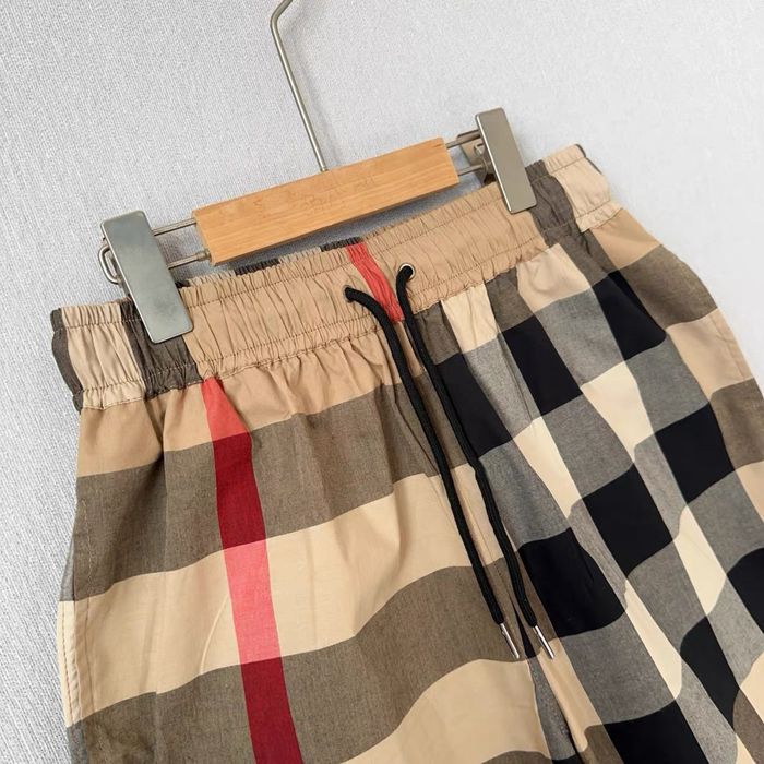 Burberry шорты новые