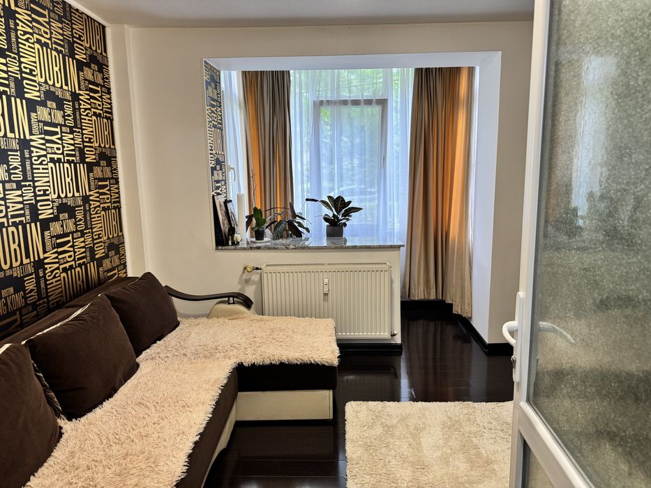 Apartament de închiriat.