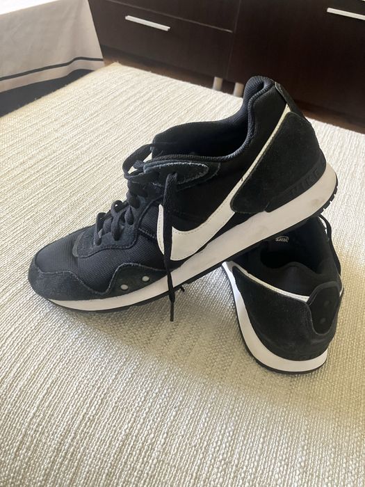 Nike venture runner
