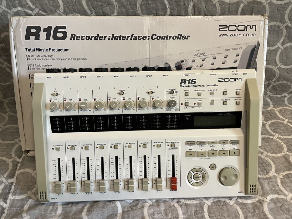 Портастудия Zoom R16