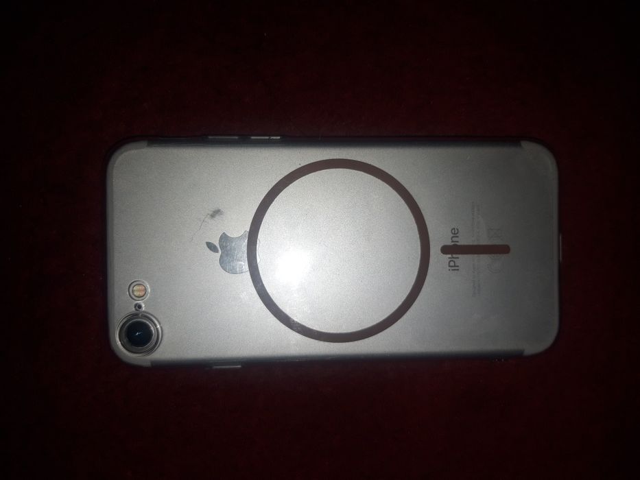 Iphone 7        .