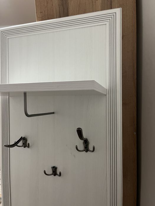 Прихожая вешалка