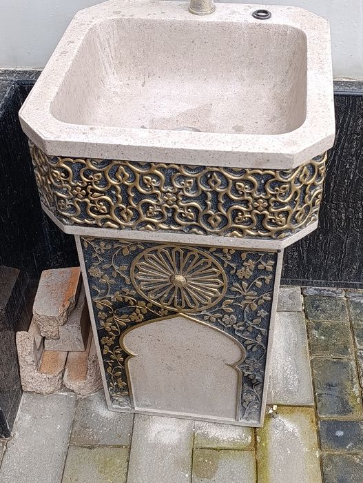 Умывальник из камня