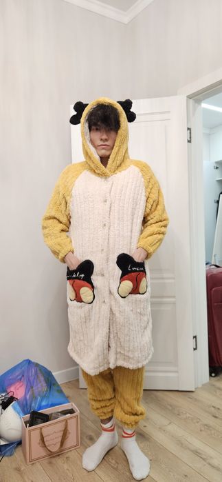 Продам 2 пижамы-халаты