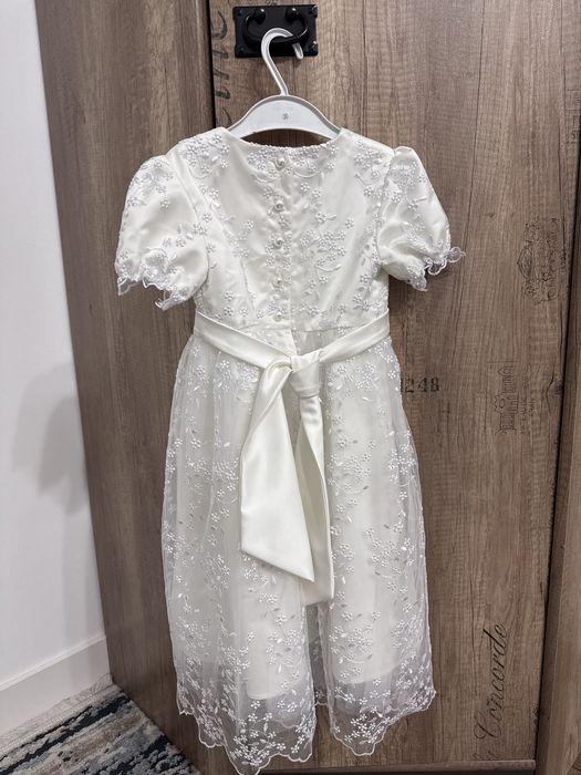 Белое нарядное платье - снежинка