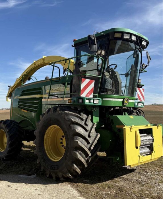 Комбайн John Deere 7500