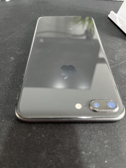 Продам IPhone 8 Plus 128GB
