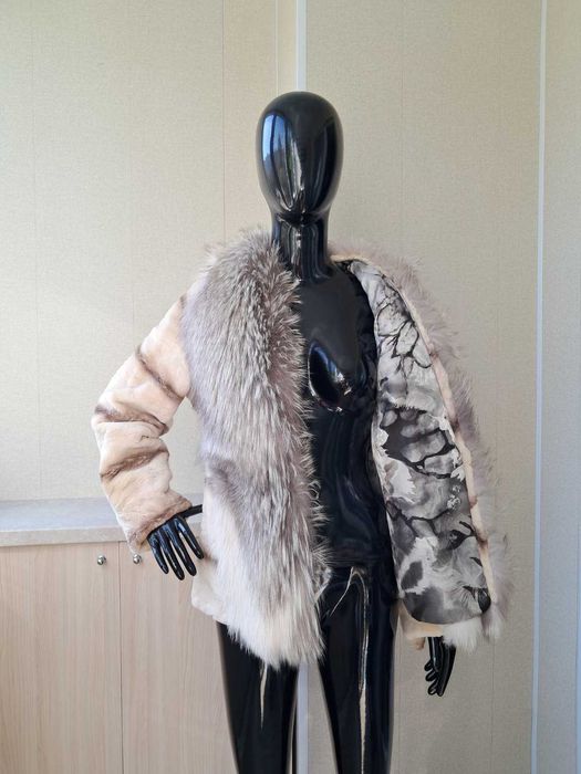 Haină de blană naturală de nurcă / vizon Copenhagen Fur, guler vulpe argintie, S-M