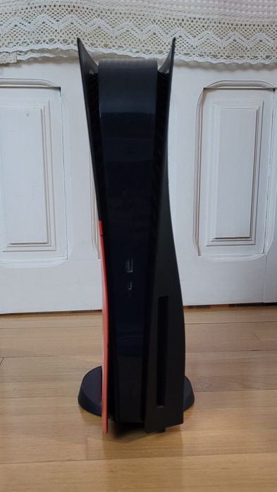 PS5 cu 4 jocuri (fara controller)