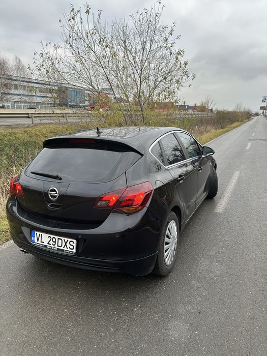Opel Astra J 1.6T 180cp