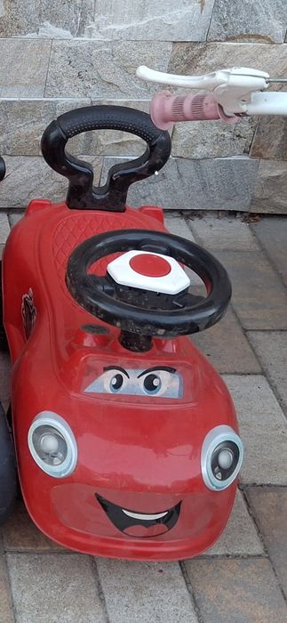 Masinuta de jucarie pt copii de culoare rosie pret 120 lei negociabil