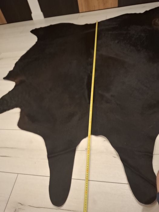 Продавам килим от естествена телешка кожа