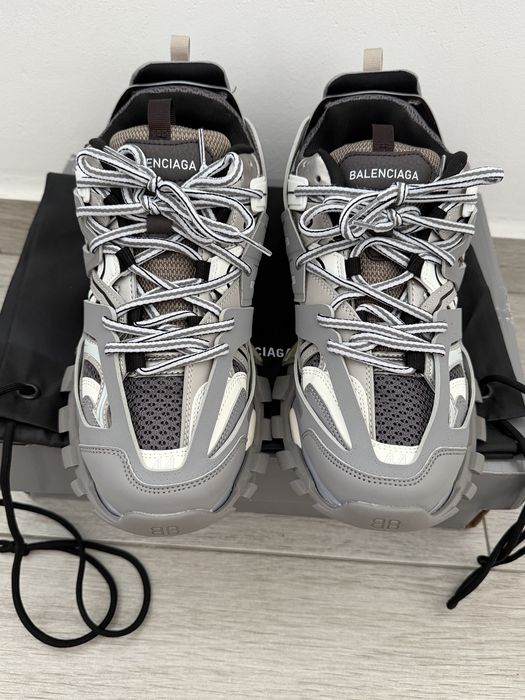 Balenciaga track