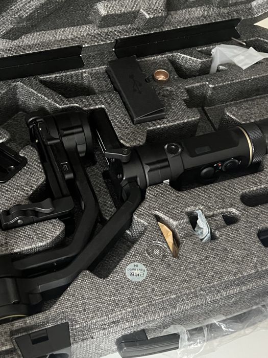 Продам стабилизатор Zhiyun Crane 2