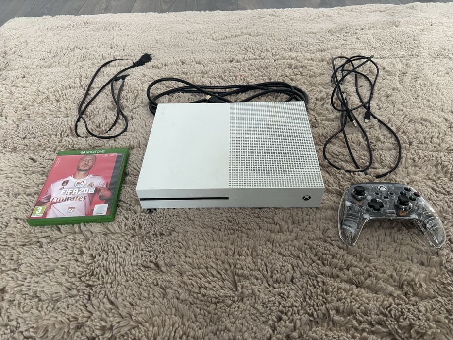 xbox one s+fifa 20