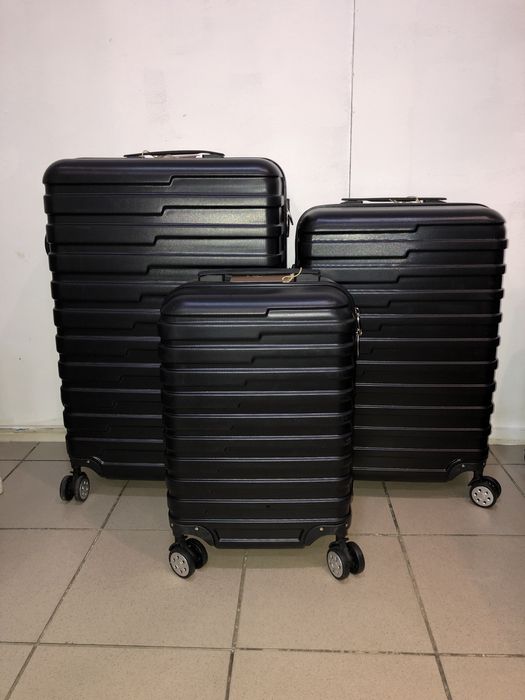 Чемоданы Пластиковые ударопрочные