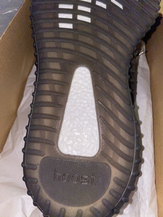 Yeezy 350 - Black Reflective, marimea 44, noi in cutie