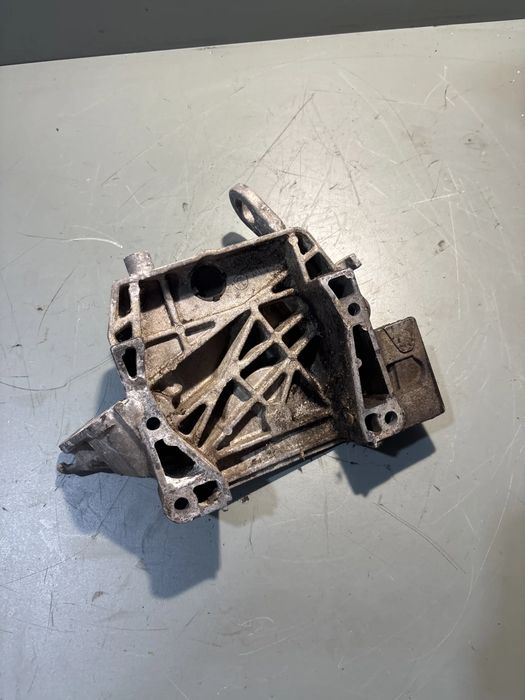 Suport acesorii Renault Kangoo 2001 1.2 MT (75 hp)