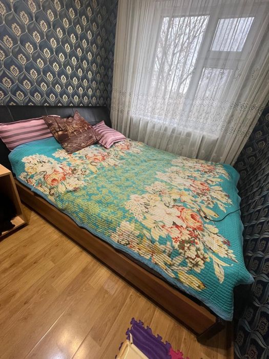 Диваны в хорошем состояний