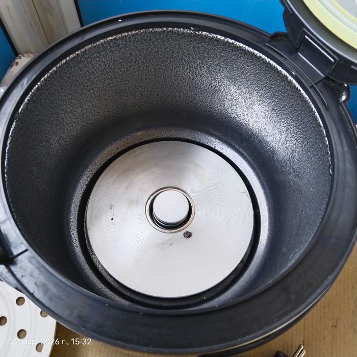 Продам мультиварку REDMOND  M30