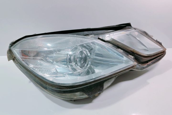 Far Dreapta A2128208461KZ Mercedes-Benz E-Class W212/S212/C207/A207