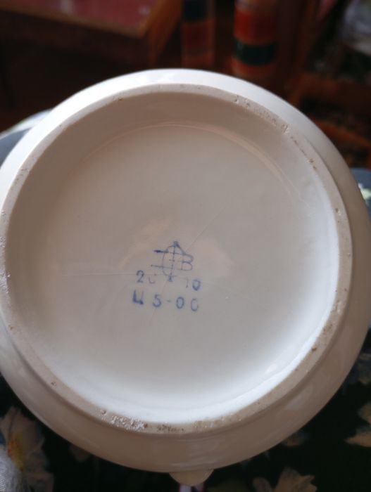 Чайник продаётся.