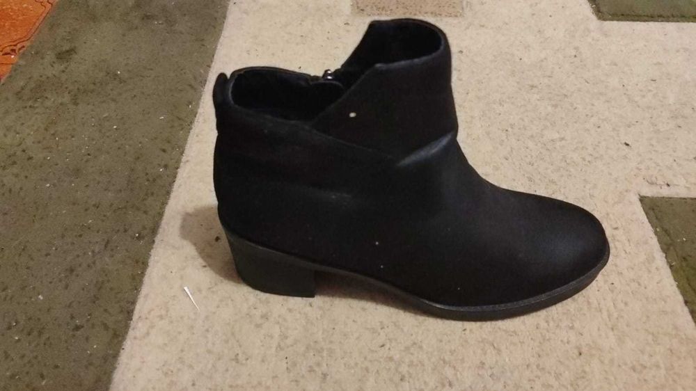 Продам полусапожки женские