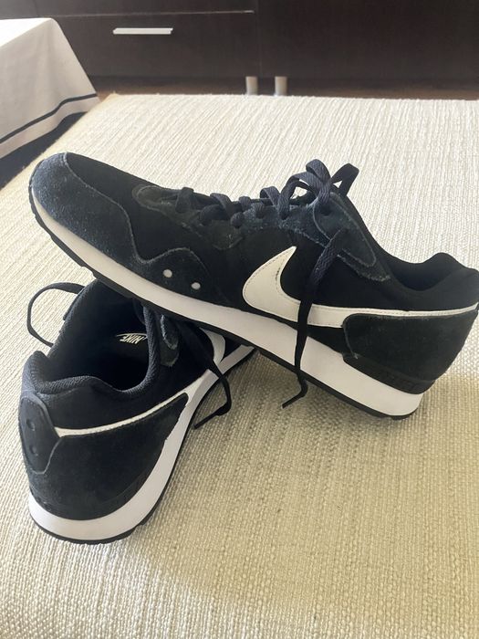 Nike venture runner