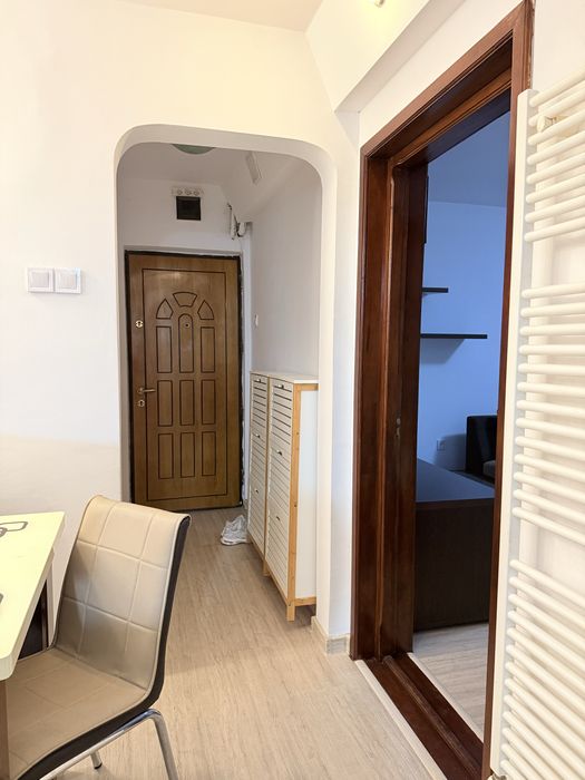 Inchiriez apartament 3 camere