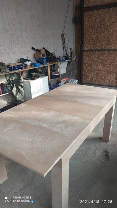 Продам кухонный стол