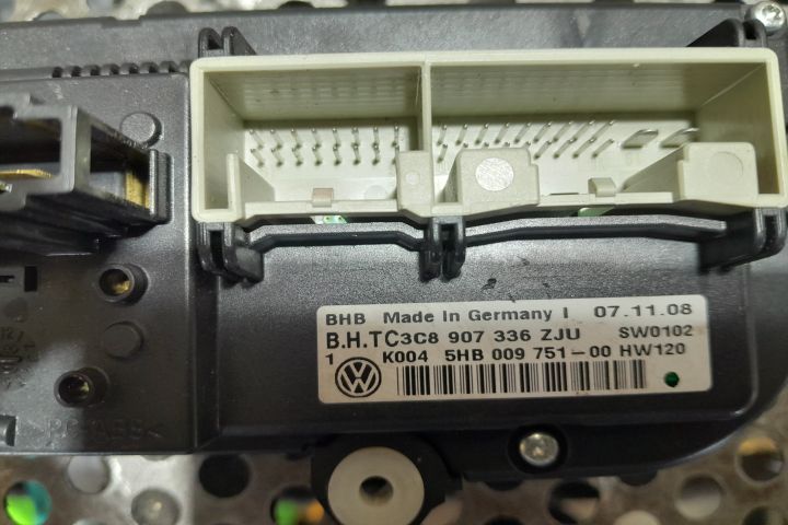 COMANDA AC 3C8907336 / 5HB009751 3C8907336 / 5HB009751 Volkswagen VW